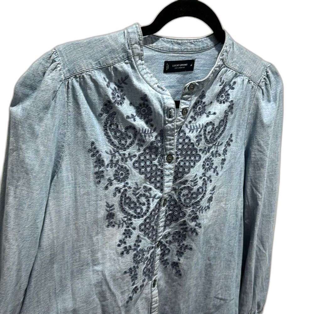 Lucky brand Women embroidered long sleeve button-down blouse Medium Blue